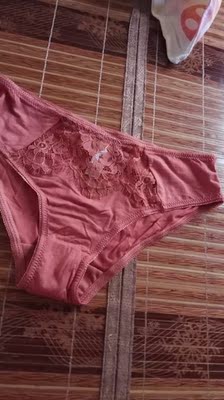 款式好 质量好 虽然不怎么显胸 但是款式非常不错 款式好 质量好 虽然不怎么显胸 但是款式非常不错