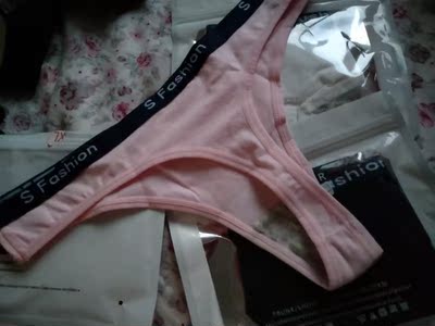 挺好的，是棉的，蛮喜欢，很方便，哈哈哈，穿好了再来，性感哦