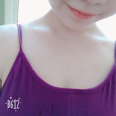 第一次买来时候小了一个号,但是不小心把牌子剪了,但店家态度很好得退货了,这一次买的很合身穿上也挺舒服。 第一次买来时候小了一个号,但是不小心把牌子剪了,但店家态度很好得退货了,这一次买的很合身穿上也挺舒服。