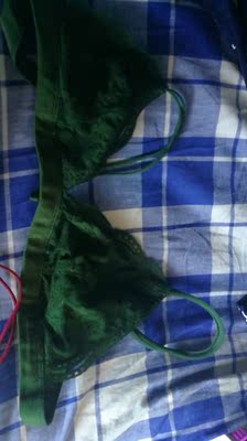 物美价廉，宝贝超漂亮，没色差，穿着也舒服，还很便宜