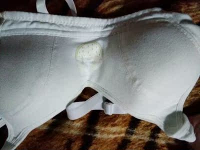 是纯棉的，很适合学生穿，不会特别硬布料挺软的建议你们购买