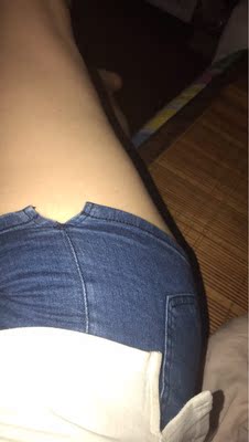 裤子买了两条了，真的很棒，性价比超级高.款式好看其次还不褪色.