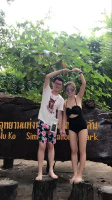 衣服很美,质量不错,性感的很~~大品牌做工就是不一样,下次还会来的 衣服很美,质量不错,性感的很~~大品牌做工就是不一样,下次还会来的