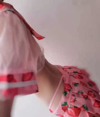 很久没有买这样的衣服了，生完孩子难得肚子没有堆肉，还是撑的起哈哈