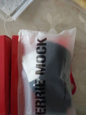 很性感，料子也很舒服，码数标准。