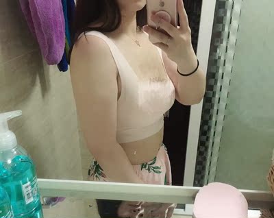 比优衣库买的胸罩和我淘宝其他店铺那个点太多,聚拢可以,面料轻薄,不会挤肉,今天刚买试戴半天又拉同事一起买了两件 比优衣库买的胸罩和我淘宝其他店铺那个点太多,聚拢可以,面料轻薄,不会挤肉,今天刚买试戴半天又拉同事一起买了两件