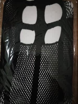 宝贝收到了，挺满意的，还有送小礼物