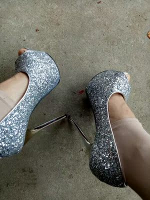 鞋子很好，穿着还行啦，下次再买！！