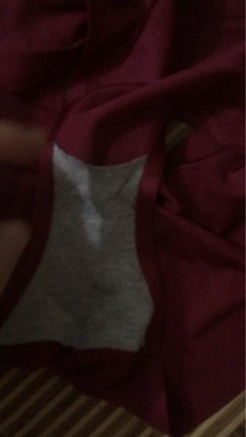 内衣没穿就烂，女裤穿了一次洗了也脱胶。不是一般的差