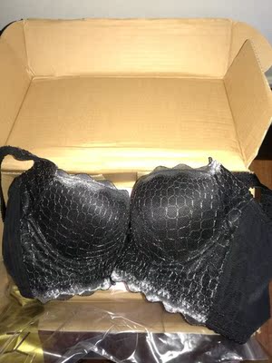 宝贝收到了，特意试了，感觉很不错，尤其是收副乳效果杠杠的