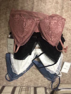 一下买了4件，都很好穿，很舒服，而且也很漂亮