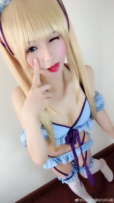 最近才拿出来试，男孩子自己挤的胸，内衣炒鸡棒！