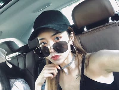 这个价钱 质量算可以了 有线头 本人身高170 体重94斤 穿着刚好 感觉码数偏小 身材偏胖的宝宝不建议购买 这个价钱 质量算可以了 有线头 本人身高170 体重94斤 穿着刚好 感觉码数偏小 身材偏胖的宝宝不建议购买