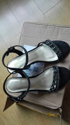 鞋子越穿越好穿，鞋跟刚刚好，穿着不累，也好看，棒棒哒