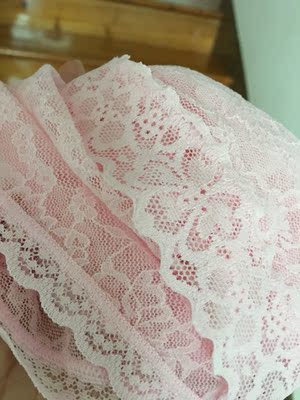 物流相当给力 质量好面料柔软舒适。蕾丝好漂亮 一点都不褪色 物流相当给力 质量好面料柔软舒适。蕾丝好漂亮 一点都不褪色