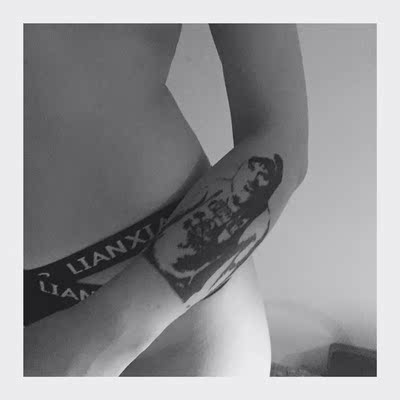 这条材质不太好 现有也比较多 前后稍微有点不对称 这条材质不太好 现有也比较多 前后稍微有点不对称