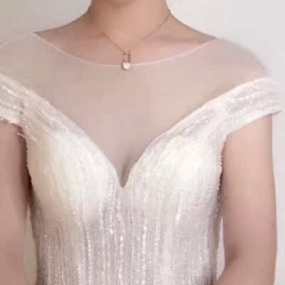 挺贴合穿出来效果挺好。主要还有物美价廉而且也没什么&nbsp;气味，手感柔软光滑一摸就知道用的硅胶材质不错哦！卖家送的礼物也&nbsp;很喜欢都是很实用的。祝店主大卖买的一直都是他家的，用的可以介绍给很多小姐妹质量不错，聚拢效果很好，然后戴着也不会难受，这可以用很多次，只要好好保养就可以拉，姐妹们用完之后一定要注意清洗哦。