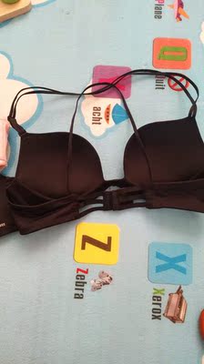 趁着618活动买的,比较划算。 美背好看 内衣还是很柔软舒服,不显胸 光面的摸着比较舒服,适合夏天穿轻薄的衣服,也挺聚拢的 ,还有就是比较尴尬的有时候会露点 不过胜在比较舒服 其它也无所谓了 这款也就比领外两套略厚一点点 夏天略热 穿上内衣有时候都热湿了 趁着618活动买的,比较划算。 美背好看 内衣还是很柔软舒服,不显胸 光面的摸着比较舒服,适合夏天穿轻薄的衣服,也挺聚拢的 ,还有就是比较尴尬的有时候会露点 不过胜在比较舒服 其它也无所谓了 这款也就比领外两套略厚一点点 夏天略热 穿上内衣有时候都热湿了