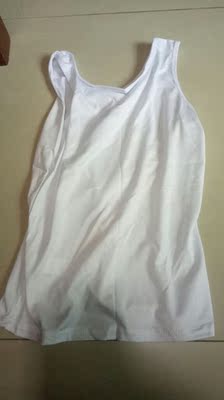 面料是薄薄的，和我想要的一样。 买了2件，打算换洗着穿，怕衣服透，这是用来打底，就不用担心衣服的问题，想穿就穿了。(๑&bull;̀ㅂ&bull;́)و✧ 我觉得挺好的，还很便宜，大家想买就买了吧，这种打底衣很实用的。 ~~