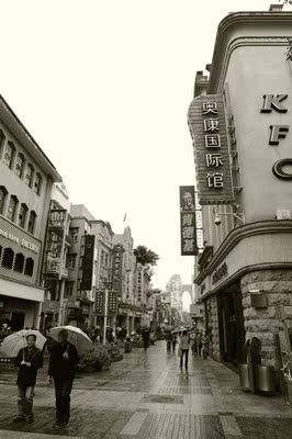 黑色不比印花粉好看，但是其他都一样了。