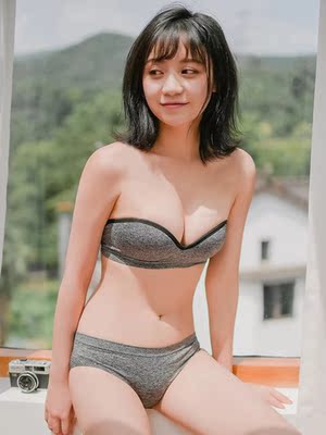 这个效果不错，适合大胸妹子，穿上也好看，发货的人不知道啥问题，写得清清楚楚要XL号，为啥发成M，这样子你不怕麻烦，我感觉麻烦啦，又要寄，看在态度好，我就不说啥了，主要是帮朋友买的啊，还是我推荐她买，以后不要出这样的错了哦，换货很烦很烦