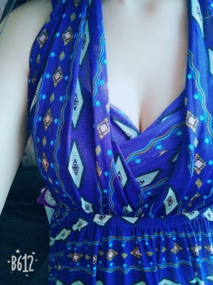 胸贴质量真的很好，两对一个夏天刚好，谢谢老板送的一对，很喜欢，我小胸平时看不到沟的，穿上后立马性感了粘性很强，以后就固定在这一家买了，真的满意！