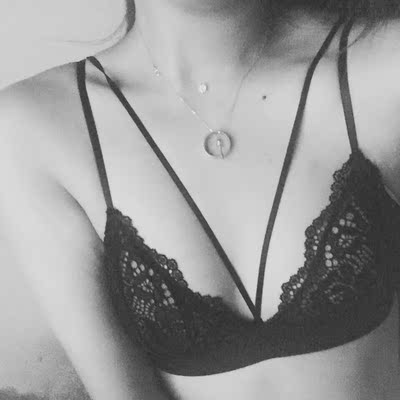 本来打算退的 但是男朋友喜欢 我也很喜欢 蕾丝款式都是我喜欢的 但这款真的不适合小胸妹纸😶