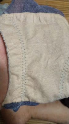 以前在天猫淘宝上买东西，都是系统自动好评，花了有好多好多钱，后来才知道淘宝评论得积分可以涨淘气值时，才知道评论的重要性，所以以后无论买什么东西，我都先把这段话复制粘贴下来，然后再写宝贝评论，没错，评论80个字以上就可以获得50个积分。