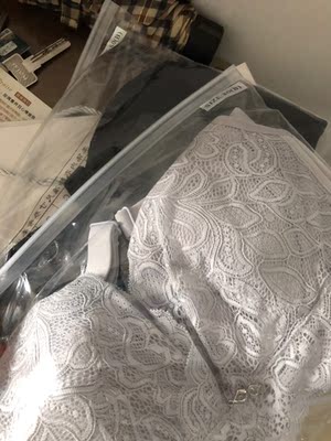 试穿了一下，不错，挺薄的，也蛮集中，再去洗，也没掉色