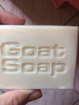 这是回购啦家里有同学从澳洲带回来的,包装有点差异但使用感是希望味儿质地的都没错儿,貌似柠檬味儿不太好闻!,椰子味挺浓的,蜂蜜味比较抗用!夏天出一身汗用免搓澡澡巾浑身一擦很舒服,不会紧绷 这是回购啦家里有同学从澳洲带回来的,包装有点差异但使用感是希望味儿质地的都没错儿,貌似柠檬味儿不太好闻!,椰子味挺浓的,蜂蜜味比较抗用!夏天出一身汗用免搓澡澡巾浑身一擦很舒服,不会紧绷