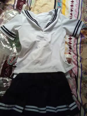 裙子比想象中的短,不过料子很舒服 裙子比想象中的短,不过料子很舒服