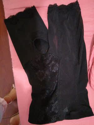 裤子已到货 质量特别好 穿上去好显腿瘦啊 很棒