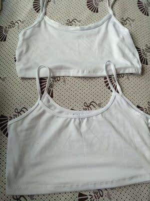 衣服收到，物流给力！服务一流！衣服是我想要的大小，夏天套里面不但不漏光也不热，好评！