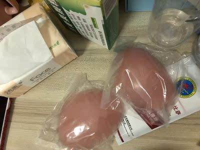 收到宝贝好喜欢，用了一段时间，很不错，质量棒，粘性好，尺码很合适，穿着很舒服，效果很聚拢，哈哈，很喜欢。穿裙子很好的选择，准备再买个，质量没问题。不要犹豫啦，美女们都喜欢穿裙子，这款真的是不错的选择，让你会更美丽，有意向的亲赶紧下手吧，不会让你失望的。