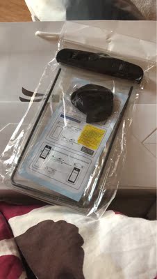 质量好包装精美，女朋友很满意，穿上非常好看，还送了防水手机壳，很贴心