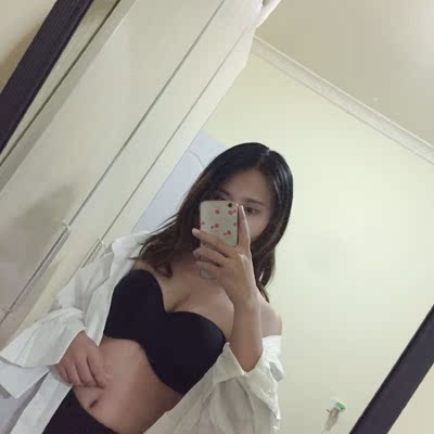 接待mm必须赞一个，十分耐心，发货也很快！内衣也很好，质量棒棒哒不输大牌。穿着很贴，稳稳地包住副乳也没有了，很托胸效果好！大爱，果然是大胸救星！