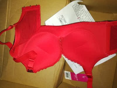 整体来说还可以。但有两点： 一是有些偏小（早知道买B了）； 二是有勾丝，不知是什么原因导致的，总之我拿到手就这样。