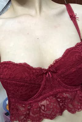 小胸穿起来也好看～就是不知道洗了会不会掉色，买来结婚穿 ～