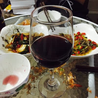 客服态度很好，中间出现了小插曲及时给我解决了，现在收到的正好，满意。