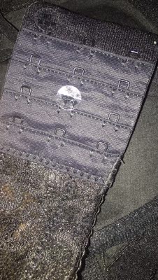 刚收到内衣的时候有点担心自己不能穿，毕竟我是个身上都是肉，胸上一层皮的👩，试穿后真是太棒了