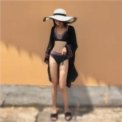 最后还是补了差价 换了三件套的  罩衫很搭！聚拢效果也好 ，很有气质哦