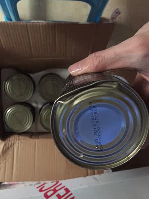 两瓶变形，包装感觉被拆过了一样