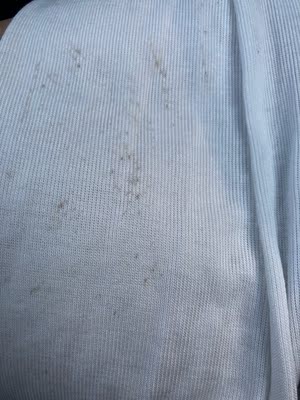 你们自己看 脏不脏 换来换去 麻烦 补偿了8块钱 我说10块钱还不肯。我也没有说一个字。反馈。一个字差 下次绝对不会再来买这家东西 你们自己看 脏不脏 换来换去 麻烦 补偿了8块钱 我说10块钱还不肯。我也没有说一个字。反馈。一个字差 下次绝对不会再来买这家东西