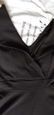 卖家发货很快,裙子质量还可以,码数正版型也挺正的。很美,推荐购买 卖家发货很快,裙子质量还可以,码数正版型也挺正的。很美,推荐购买