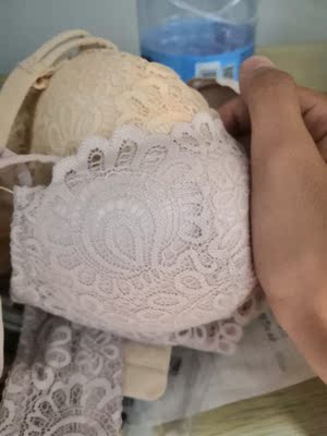 超级好柔软，舒适，是我买过最舒服的，买家态度超好，喜欢的客户赶紧下手吧。我还要再买第四件。超棒。