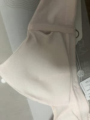 面料很舒服,尺码也刚刚好。这种内衣就是穿着很舒服没有太多舒服。塑形的话应该不行。其他挺好的,里面的海绵垫好像是可以换的,店铺里面好像有专门卖的……总体还不错价格也便宜啊…快快乐乐健健康康快快乐乐他健健康康快快乐乐健健康康快乐啦啦凑个字 面料很舒服,尺码也刚刚好。这种内衣就是穿着很舒服没有太多舒服。塑形的话应该不行。其他挺好的,里面的海绵垫好像是可以换的,店铺里面好像有专门卖的……总体还不错价格也便宜啊…快快乐乐健健康康快快乐乐他健健康康快快乐乐健健康康快乐啦啦凑个字