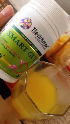 】 一直肠胃不好，稍微多吃一点东西就胃不舒服，吸收功能比较差，因此可能导致消化不良了，现在奔三的人了，还是瘦的不行，这个猴头菇养胃粉听说不错，就买来试试，吃了十天左右，期间有几次吃的还是蛮多的，但是没觉得胃不舒服，自己感觉还是有效果的，当然，养胃肯定是要长期坚持才行，毕竟不是一朝一夕的事情，继续坚持中，希望肠胃功能好起来