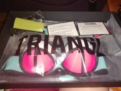 快递速度很快,泳衣做工精细,材质是潜水服材质,不会变形不肋肉,穿上很吸睛,特别喜欢,卖家还送了手机防水袋,贴心呢~好评! 快递速度很快,泳衣做工精细,材质是潜水服材质,不会变形不肋肉,穿上很吸睛,特别喜欢,卖家还送了手机防水袋,贴心呢~好评!