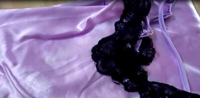 这个紫色很好看，之前深紫色好像下架了，可能卖的少，这个紫色很好看，亮光下 有点泛蓝色，一点不俗气，料子很软，本身拍了视频，想给大家参考不知道为什么上传布料，质量方面值这个价钱。