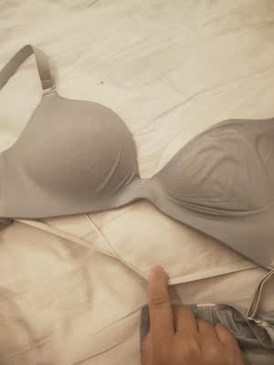 才穿了一次，就这样了，买来就是坏的